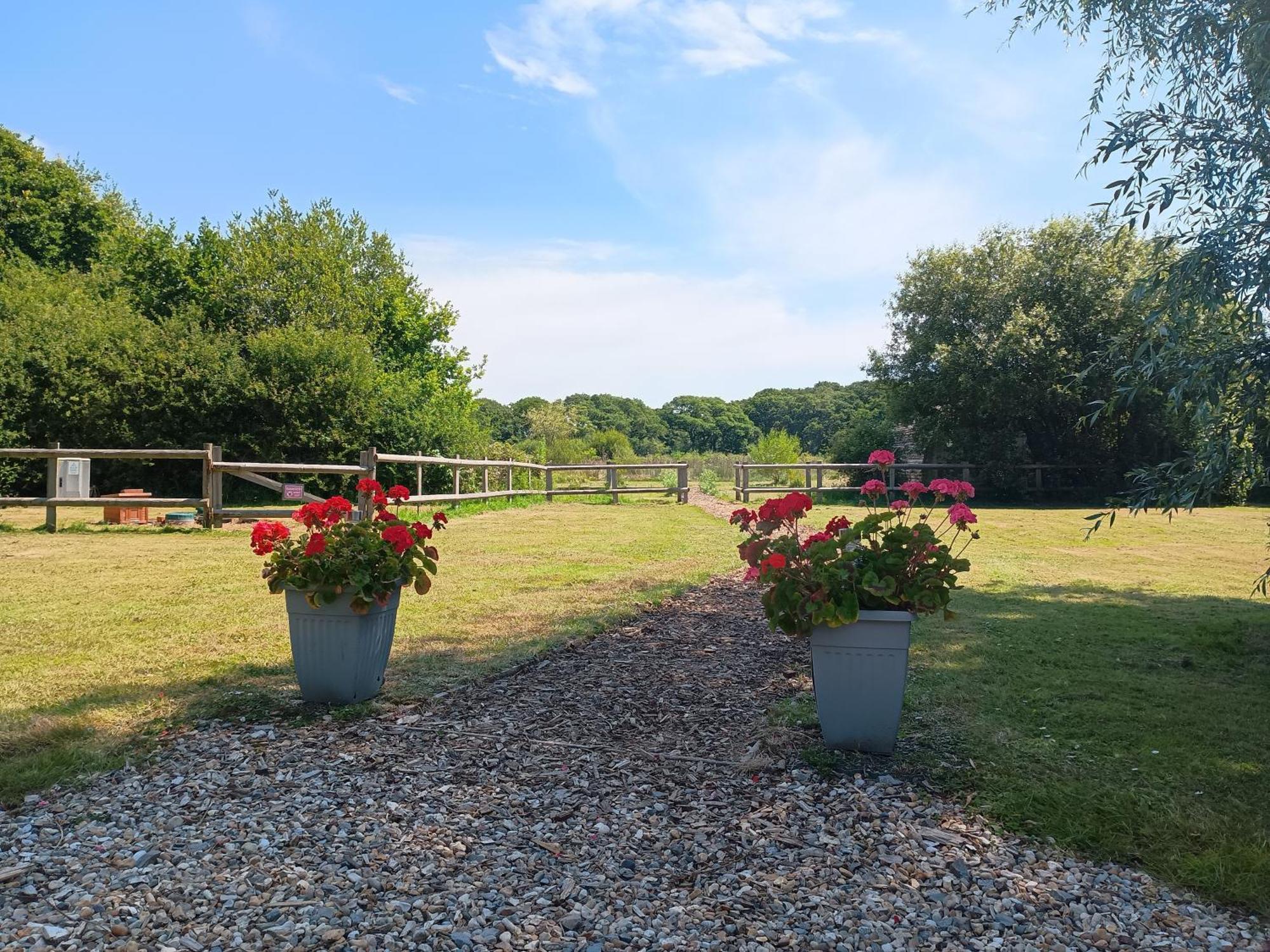 Cosy Cabins At Westfield Farm, Isle Of Wight Yarmouth  Eksteriør bilde